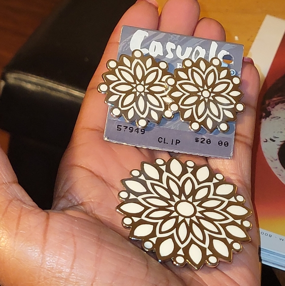 Trifari Jewelry - Vintage Unique Rare Trifari Brooch & Earrings